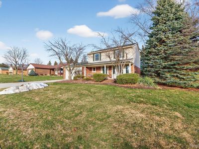 2075 Elkhorn Dr, Rochester Hills, MI, 48307