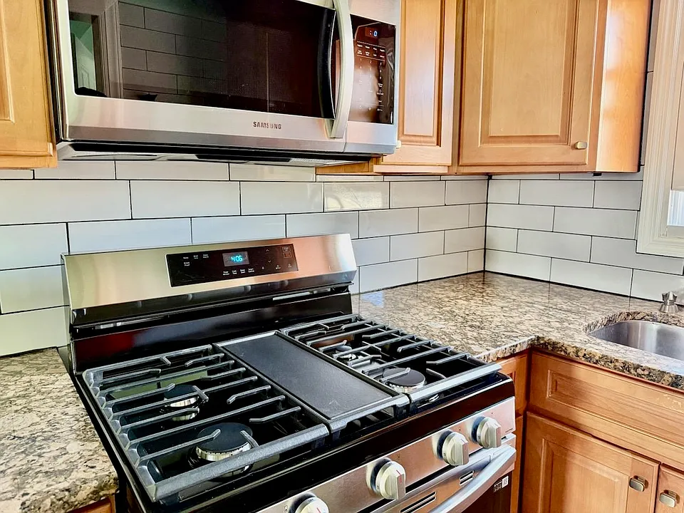 15 Suburbia Dr #2