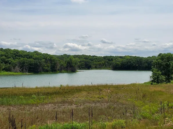 1037 Moon Glow Rd, Hudson, WI 54016