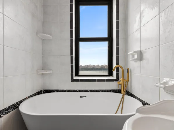 7435 Blvd East image 13 of 31