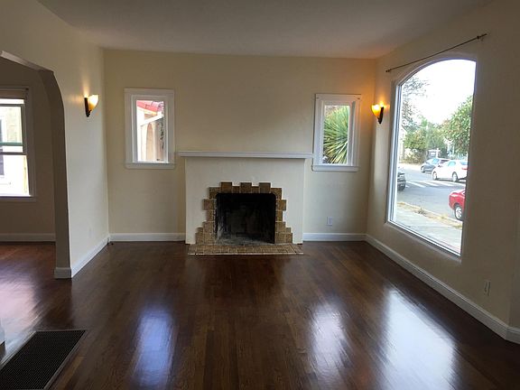 5th image of 307 W Broadmoor Blvd
