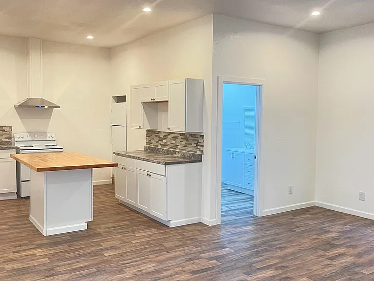 415 Perry St #A — Photo 4