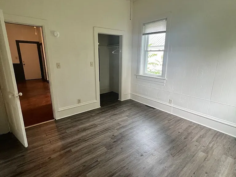 710 N Main St — Photo 11