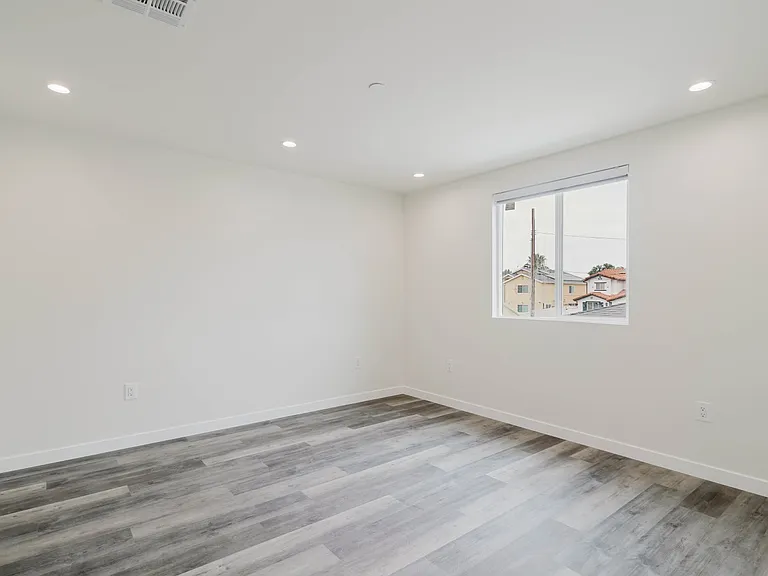 7732 1/2 Etiwanda Ave — Photo 10