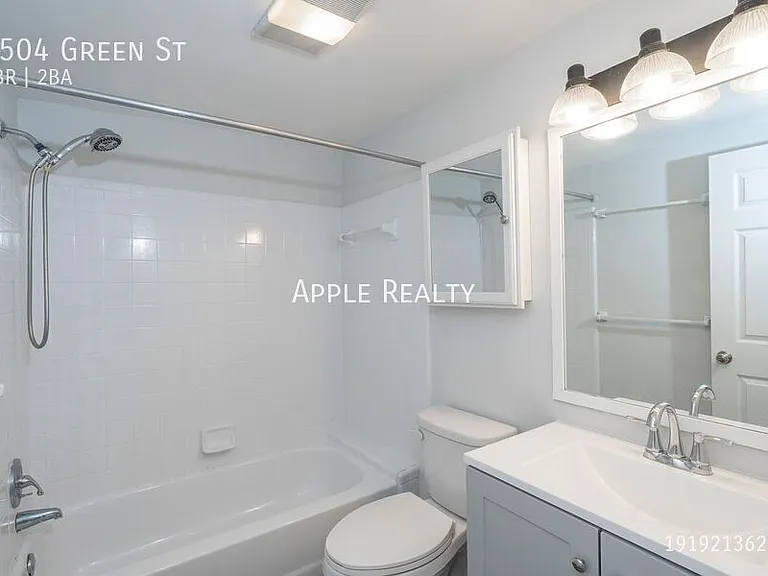 2504 Green St — Photo 12