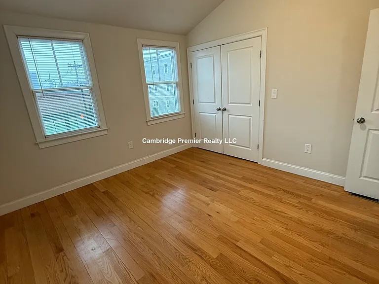 461 Somerville Ave — Photo 11