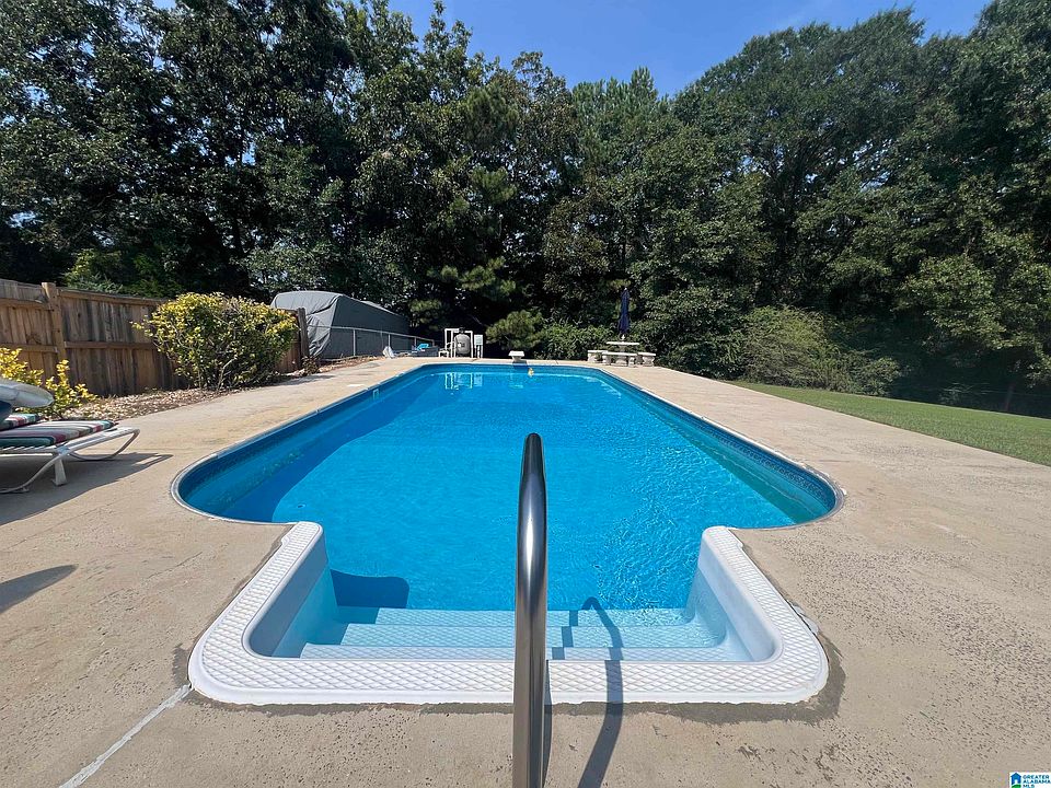 2nd image of 8426 Warwick Dr