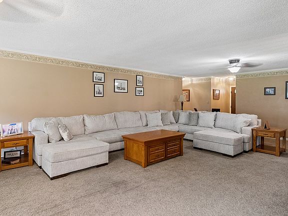 5th image of 131 Carlisle Dr