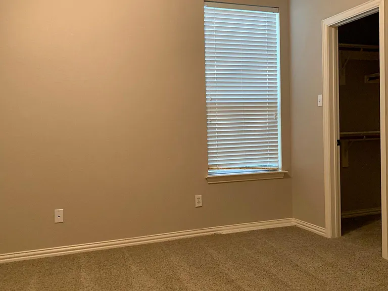 1051 Elm Dr — Photo 22