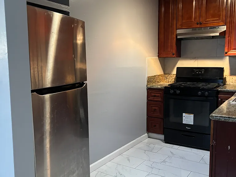 5265 Pirotte Dr — Photo 6