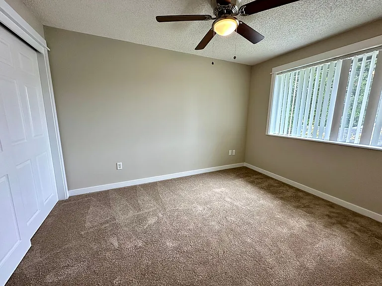 1098 SW Hensley Rd — Photo 19