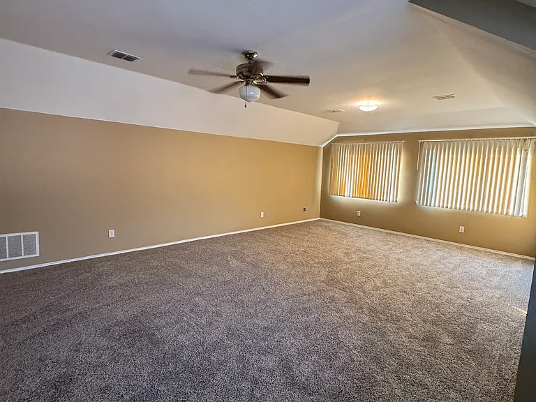 304 Patricia Ln — Photo 24
