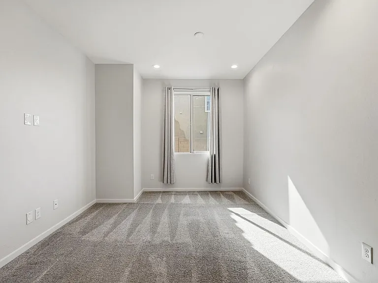 641 S Davidson Ln — Photo 28