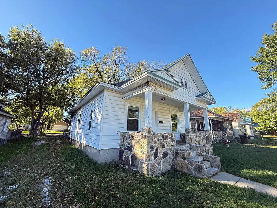 1424 W Central St