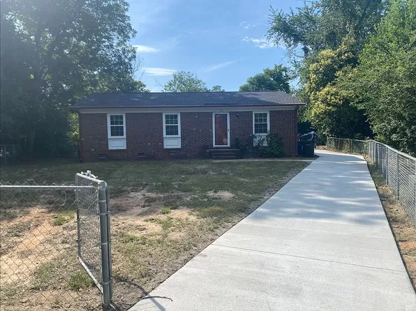 1110 Cagle Ct, Fayetteville, NC 28304