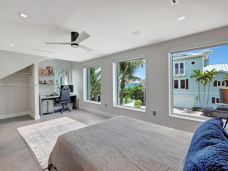 305 Oak St — Photo 66
