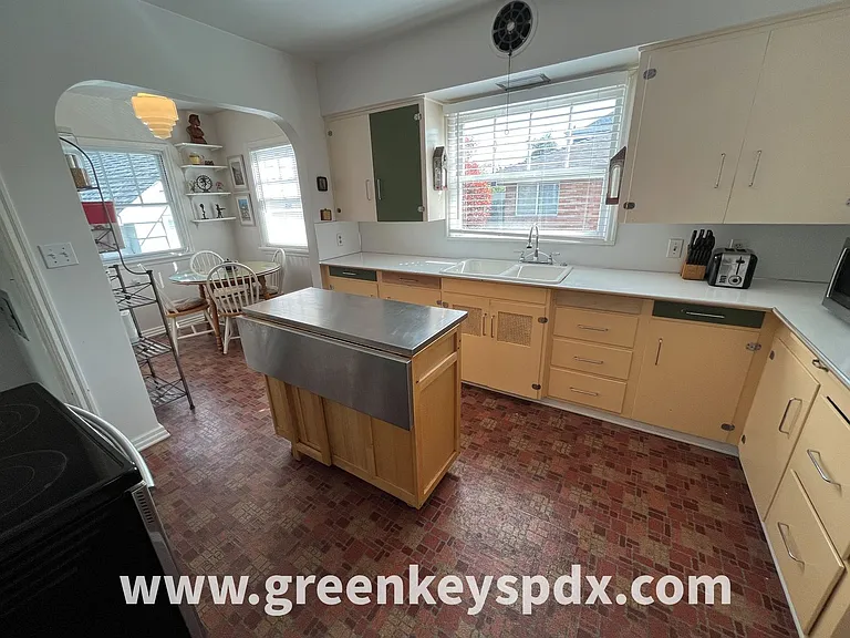 2101 N Rosa Parks Way — Photo 11
