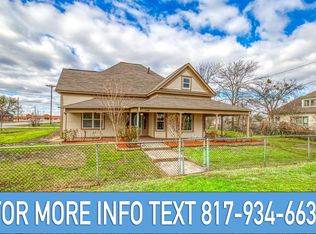 705 S Main St, Venus, TX 76084