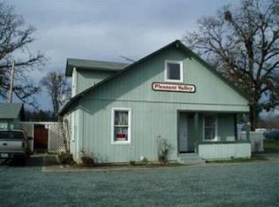 100 Pleasant Valley Rd, Merlin, OR 97532