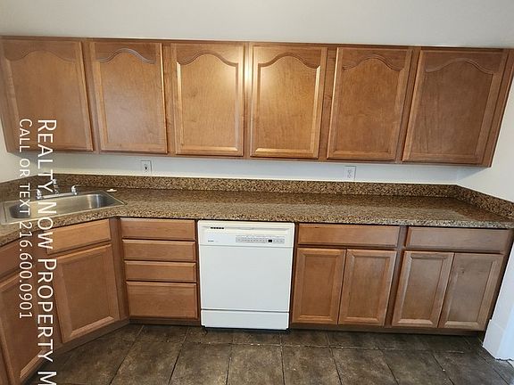 4th image of 106 W Grace St Floor 2