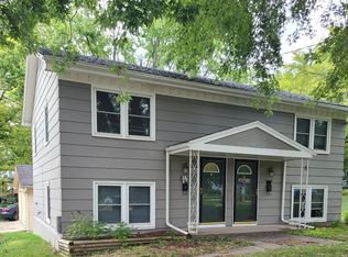 3803 Hillcrest Cir, Des Moines, IA 50310