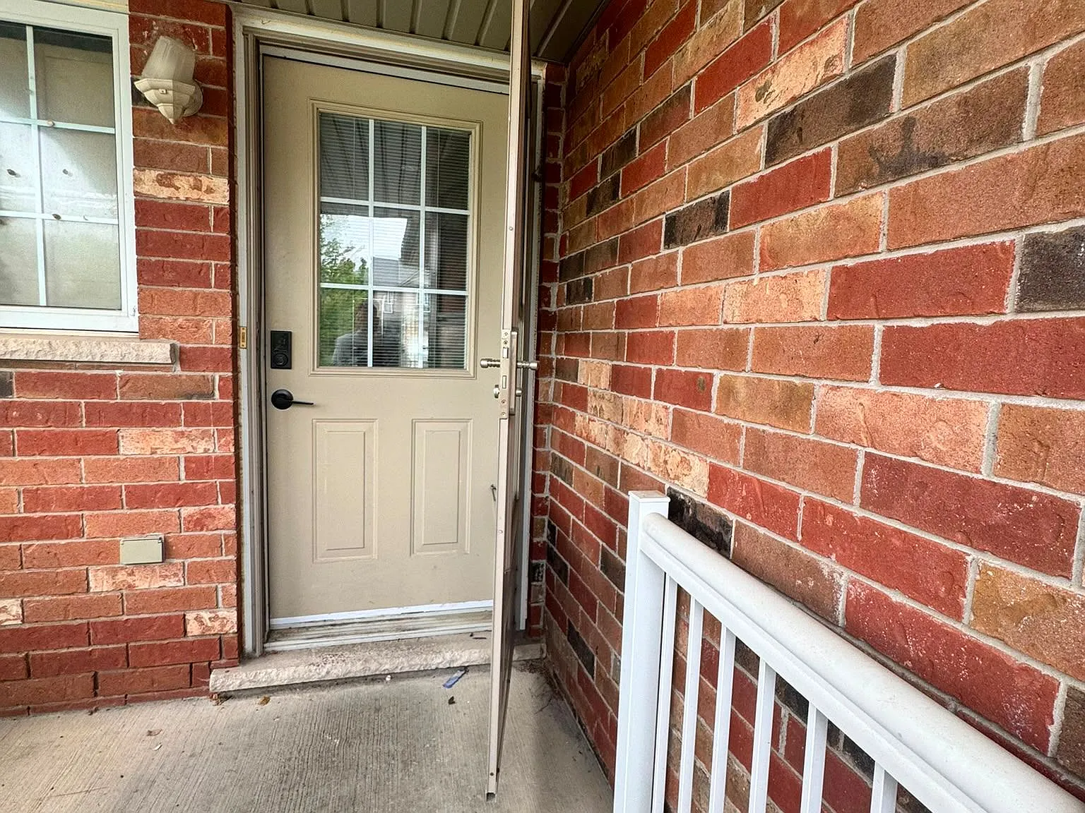 3 bed, $2,950 — Photo 2