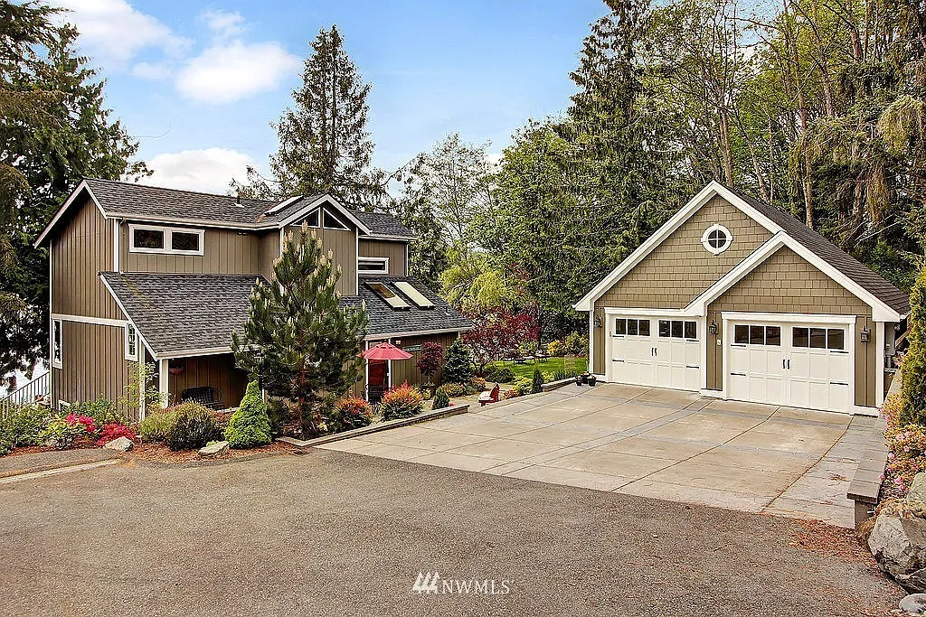 3 bed, 1956 sqft, $4,200 — Photo 1