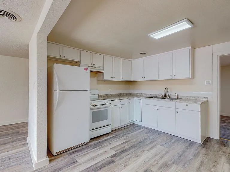 721 Santa Fe Ave SW — Photo 37