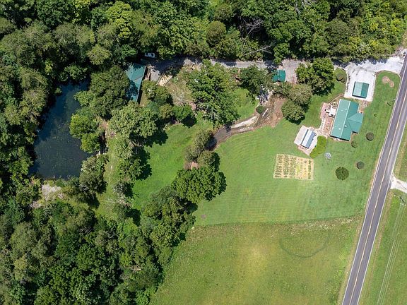 4th image of 2876 Dutch Valley Rd