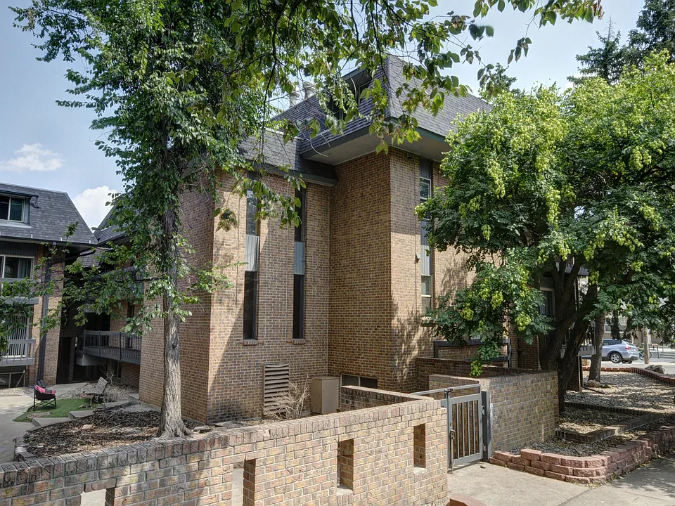 1065 University Ave #219
