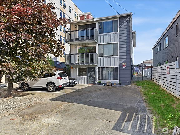 2nd image of 4526 S Henderson Street