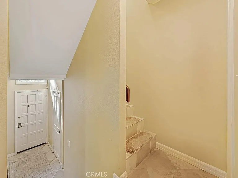 5800 Owensmouth Ave #7 — Photo 9