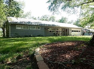 1029 SE 30th St, Topeka, KS 66605