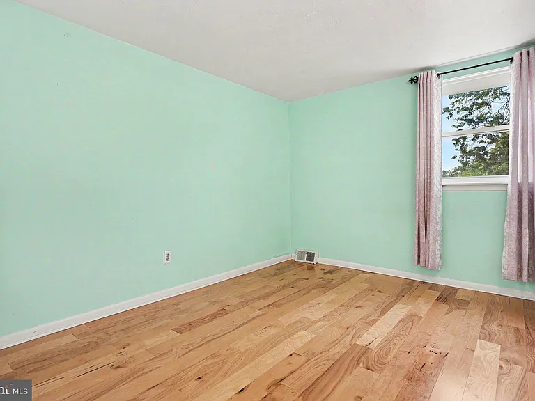 653 Franklin St — Photo 23