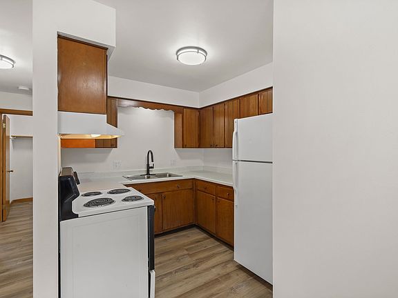 4th image of 6210 Mineral Point Rd APT 6