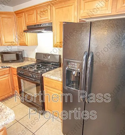 10790 Adin St — Photo 13