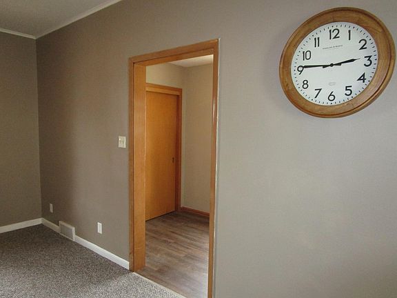 5th image of 314 1st Ave SE