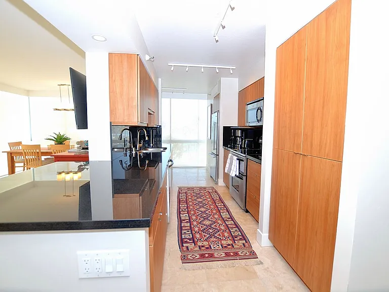 1820 Avenida Del Mundo #302 — Photo 4