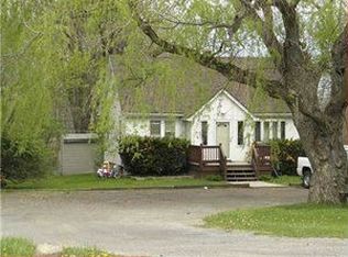 2302 Berg Rd, Buffalo, NY 14218