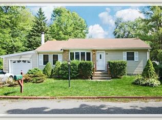 58 Cedar Ln, West Milford, NJ 07480
