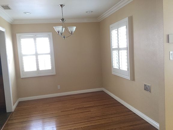 5th image of 11228 Glenworth St