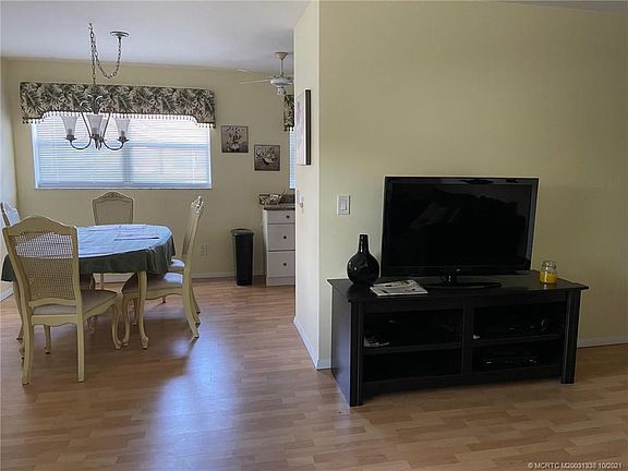 5th image of 1225 NW 21st St Unit 30-3009
