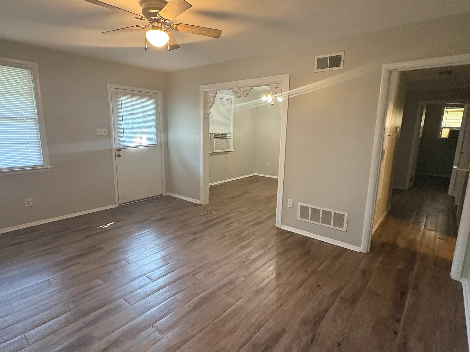 227 E Vandiver Blvd — Photo 4