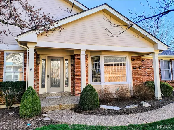 14065 Baywood Villages Dr, Chesterfield, MO 63017