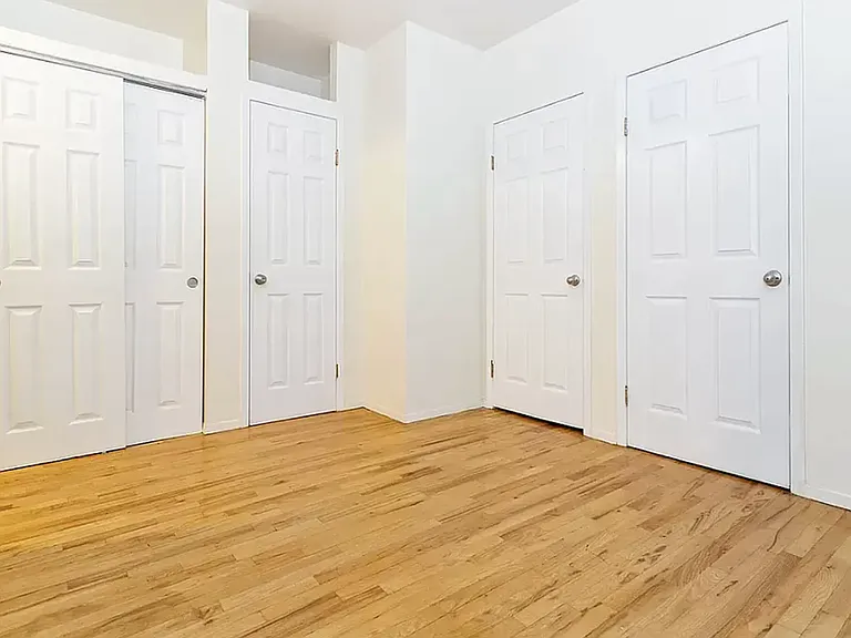 411 W 45th St #3 — Photo 3