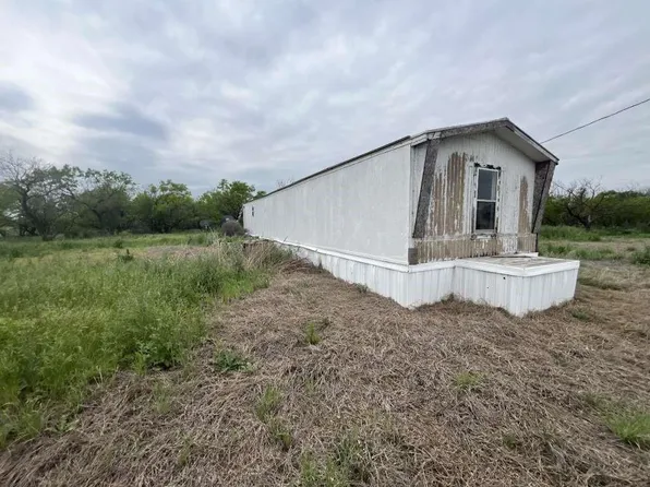 12942 McFall Rd, Iowa Park, TX 76367