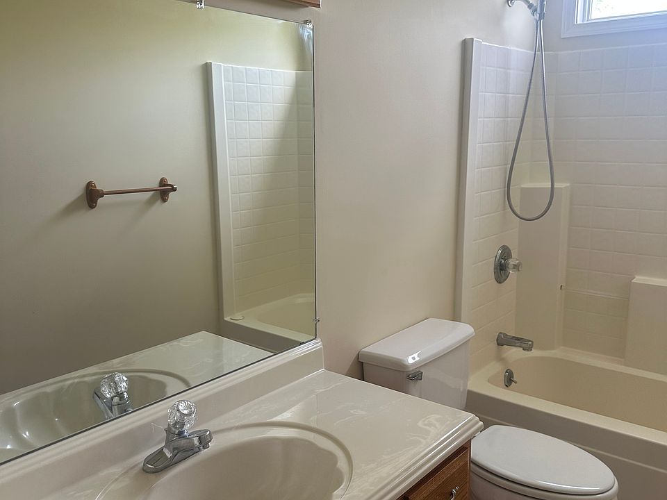 1st image of 108 Ruston Rd #B