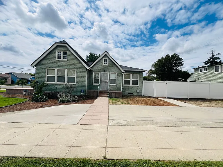 790 E San Joaquin Ave — Photo 30