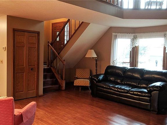 3rd image of 3537 Burrwood Dr