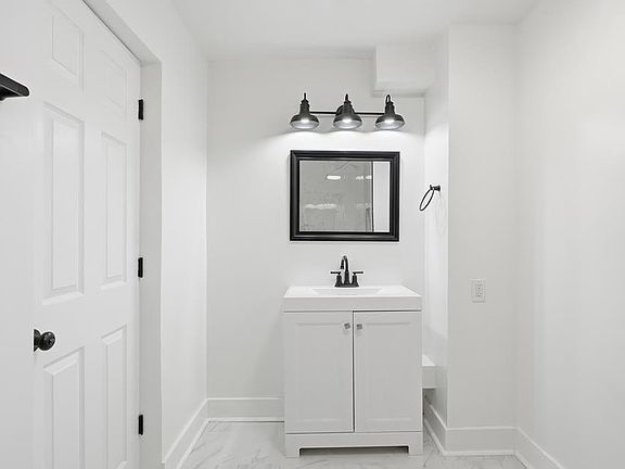 3rd image of 20543 Gudith Rd #2